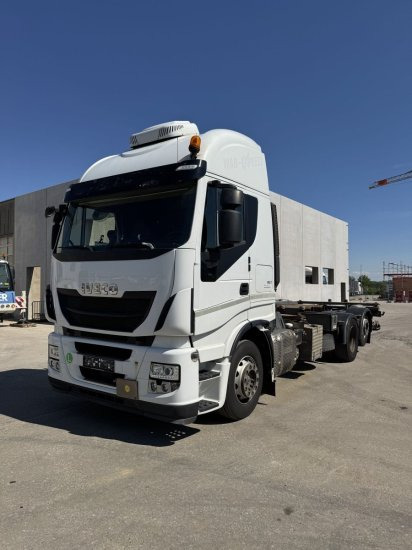 Iveco Stralis AS260SY LBW BDF, Automatik, E6, Standklkima - Caminhão transportador de contêineres/ Caixa móvel: foto 1 Iveco Stralis AS260SY LBW BDF, Automatik, E6, Standklkima - Caminhão transportador de contêineres/ Caixa móvel: foto 1