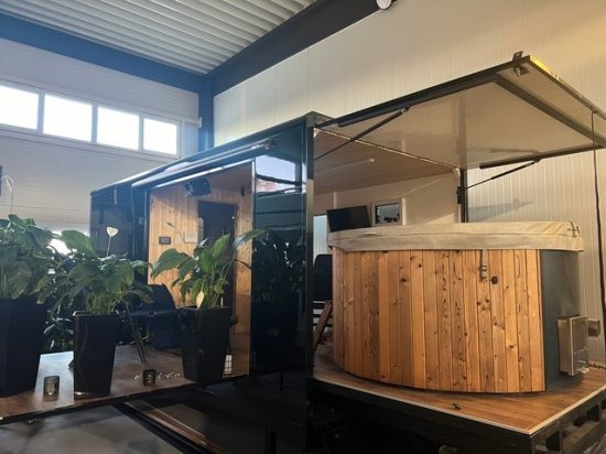 Izabella Wellnessanhänger mit Sauna und Whirlpool, Stromaggregat - Caravana: foto 1 Izabella Wellnessanhänger mit Sauna und Whirlpool, Stromaggregat - Caravana: foto 1