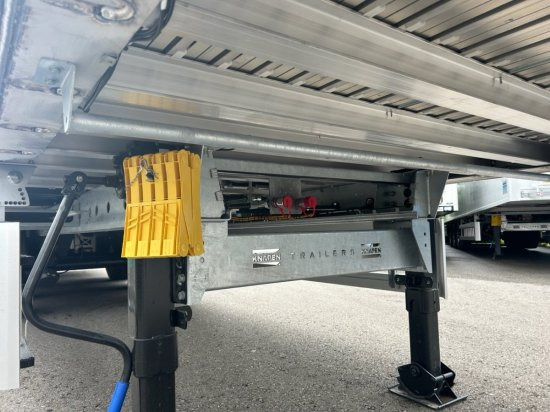 Knapen K100 Schubboden, Neufahrzeug, 10mm Boden, Liftachse, Funk - Semireboque piso móvel: foto 5 Knapen K100 Schubboden, Neufahrzeug, 10mm Boden, Liftachse, Funk - Semireboque piso móvel: foto 5