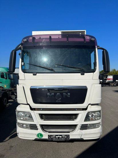 MAN TGS 26.360 6x2 LL, Tiefkühlkoffer Intarder, Liftachse - Caminhão frigorífico: foto 2 MAN TGS 26.360 6x2 LL, Tiefkühlkoffer Intarder, Liftachse - Caminhão frigorífico: foto 2
