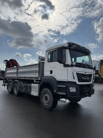 MAN TGS 26.430 6x4 3-Seitenkipper, HMF 2020K-RC Heckkran abnehmbar, - Caminhão basculante, Caminhão grua: foto 3 MAN TGS 26.430 6x4 3-Seitenkipper, HMF 2020K-RC Heckkran abnehmbar, - Caminhão basculante, Caminhão grua: foto 3