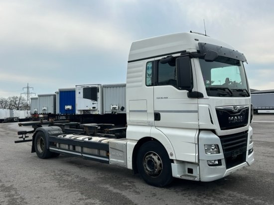 MAN TGX 18.460 XLX, 4x2, Euro 6, Standklima - Caminhão transportador de contêineres/ Caixa móvel: foto 3 MAN TGX 18.460 XLX, 4x2, Euro 6, Standklima - Caminhão transportador de contêineres/ Caixa móvel: foto 3