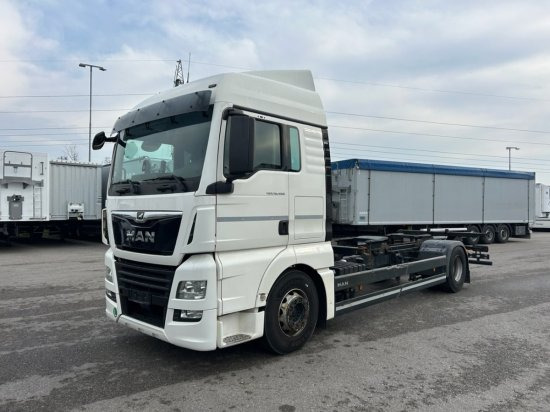 MAN TGX 18.460 XLX, 4x2, Euro 6, Standklima - Caminhão transportador de contêineres/ Caixa móvel: foto 1 MAN TGX 18.460 XLX, 4x2, Euro 6, Standklima - Caminhão transportador de contêineres/ Caixa móvel: foto 1