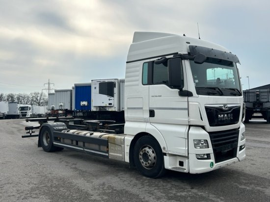 MAN TGX 18.460 XLX, 4x2, Euro 6, Standklima - Caminhão transportador de contêineres/ Caixa móvel: foto 3 MAN TGX 18.460 XLX, 4x2, Euro 6, Standklima - Caminhão transportador de contêineres/ Caixa móvel: foto 3