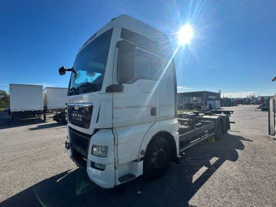 MAN TGX 26.440 BDF, XXL, Retarder, Automatik, E6, Liftachse, Motorschaden, Kurbelwellenschaden - Caminhão transportador de contêineres/ Caixa móvel: foto 3 MAN TGX 26.440 BDF, XXL, Retarder, Automatik, E6, Liftachse, Motorschaden, Kurbelwellenschaden - Caminhão transportador de contêineres/ Caixa móvel: foto 3