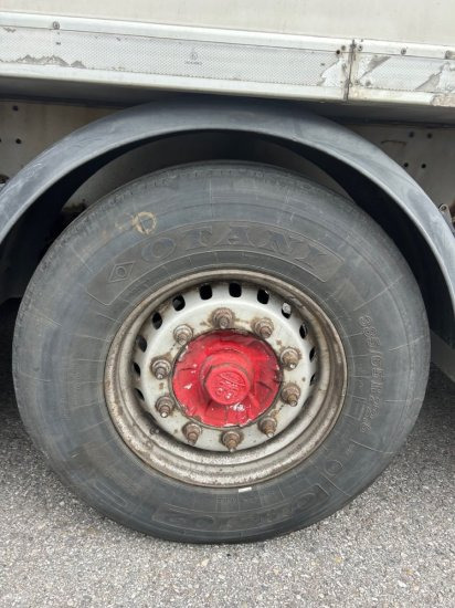 Semireboque isotérmico Menci Fleischkühler Rohrbahnen, Liftachse, BPW, light weight: foto 14