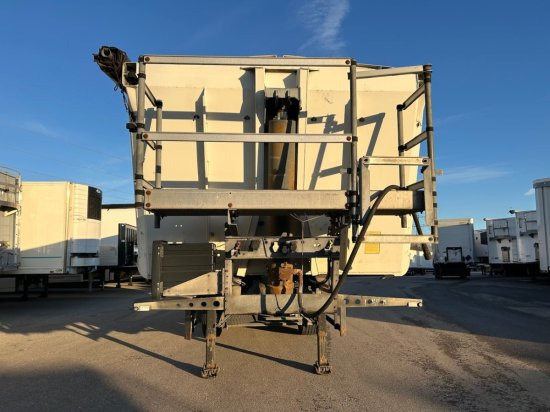 Schmitz SGF S3 Alu Kippmulde 34m³, Liftachse, Schmitz-Achsen, Rollplane, Podest - Semireboque basculante: foto 2 Schmitz SGF S3 Alu Kippmulde 34m³, Liftachse, Schmitz-Achsen, Rollplane, Podest - Semireboque basculante: foto 2