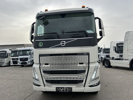 Volvo FH 500 6X2 Euro6, Retarder, Pritsche, Palfinger PK22002-EH - Camião de caixa aberta/ Plataforma, Caminhão grua: foto 2 Volvo FH 500 6X2 Euro6, Retarder, Pritsche, Palfinger PK22002-EH - Camião de caixa aberta/ Plataforma, Caminhão grua: foto 2