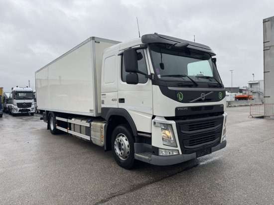 Volvo FM 420, Schlafkabine Koffer mit Ladebordwand - Caminhão furgão: foto 3 Volvo FM 420, Schlafkabine Koffer mit Ladebordwand - Caminhão furgão: foto 3