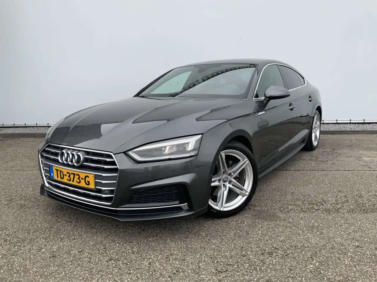 Audi A5 Sportback 2.0 TFSI g-tron Sport 2 x S-line edition - Hatchback: foto 1 Audi A5 Sportback 2.0 TFSI g-tron Sport 2 x S-line edition - Hatchback: foto 1