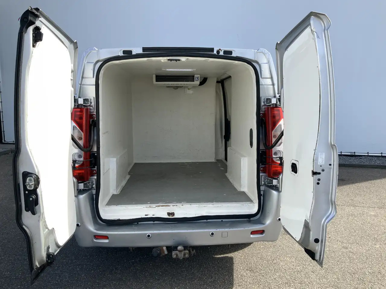 Citroen Jumpy 2.0 HDI L2H1 Koelauto werkt 100% Dag & Nacht Airco - Carrinha frigorífica: foto 4 Citroen Jumpy 2.0 HDI L2H1 Koelauto werkt 100% Dag & Nacht Airco - Carrinha frigorífica: foto 4