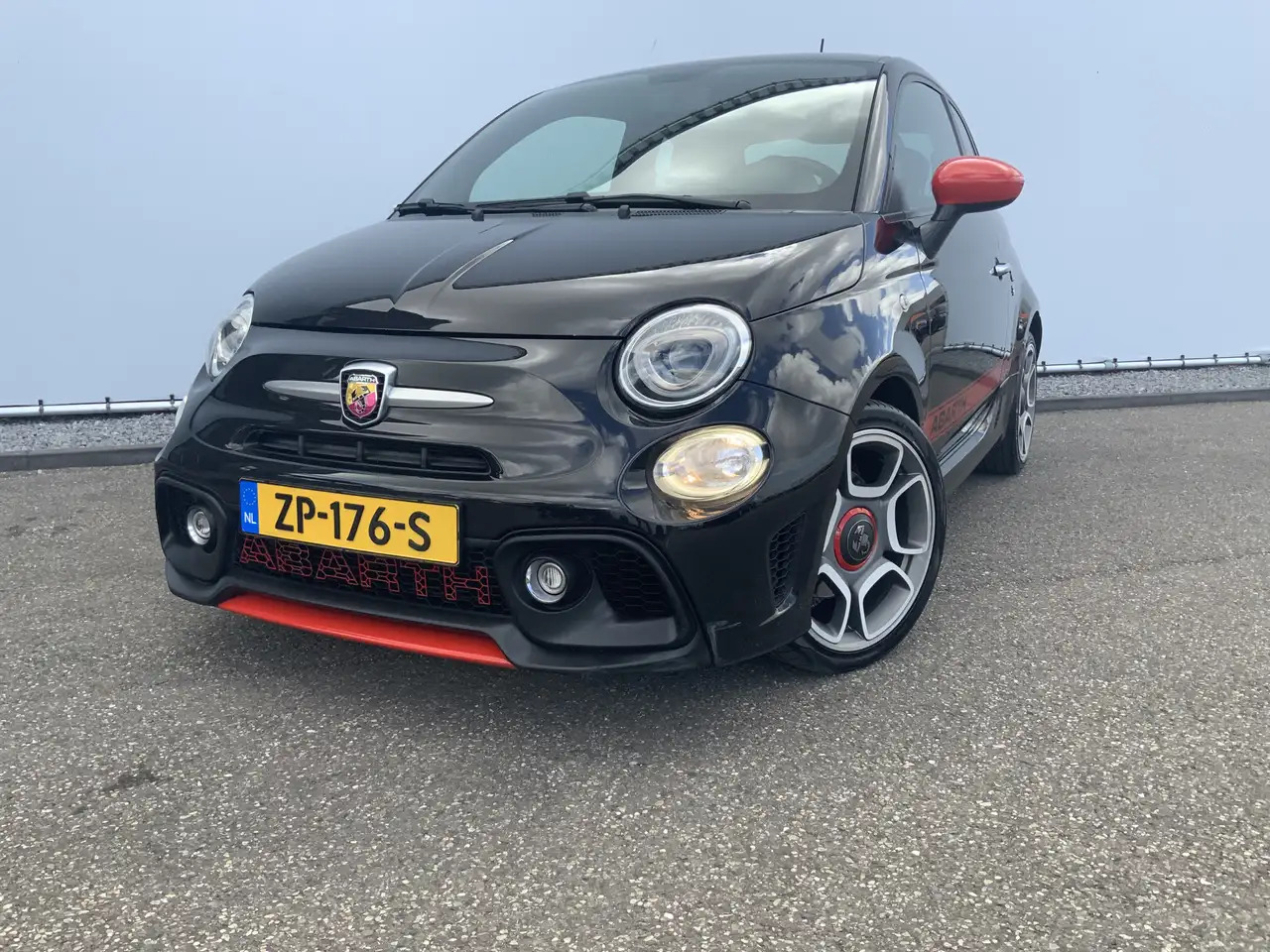 Fiat 500C Abarth 1.4 T-Jet 595 Automaat Euro 6 - Cabriolet: foto 2 Fiat 500C Abarth 1.4 T-Jet 595 Automaat Euro 6 - Cabriolet: foto 2