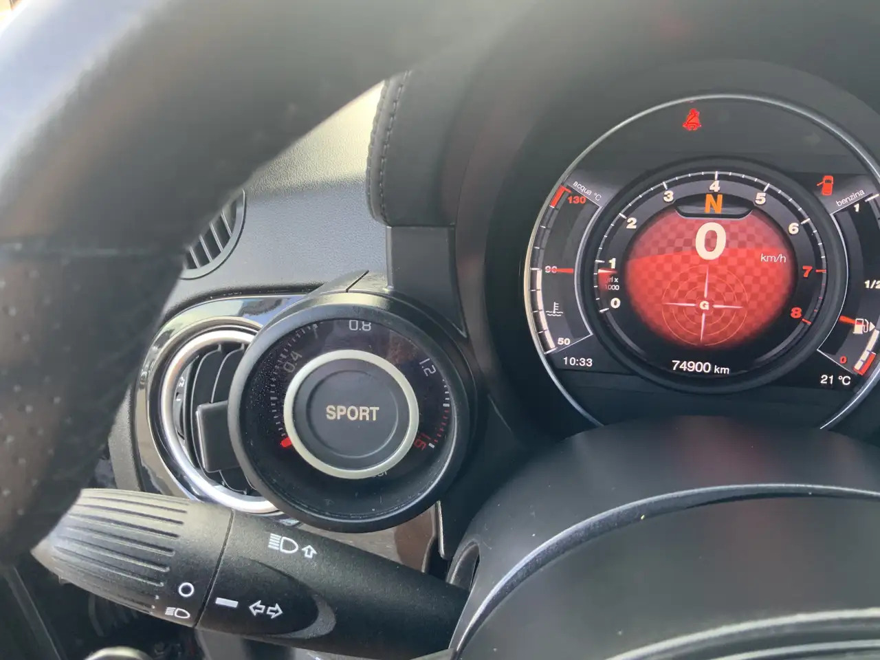 Locação de Fiat 500C Abarth 1.4 T-Jet 595 Automaat Euro 6 Fiat 500C Abarth 1.4 T-Jet 595 Automaat Euro 6: foto 14