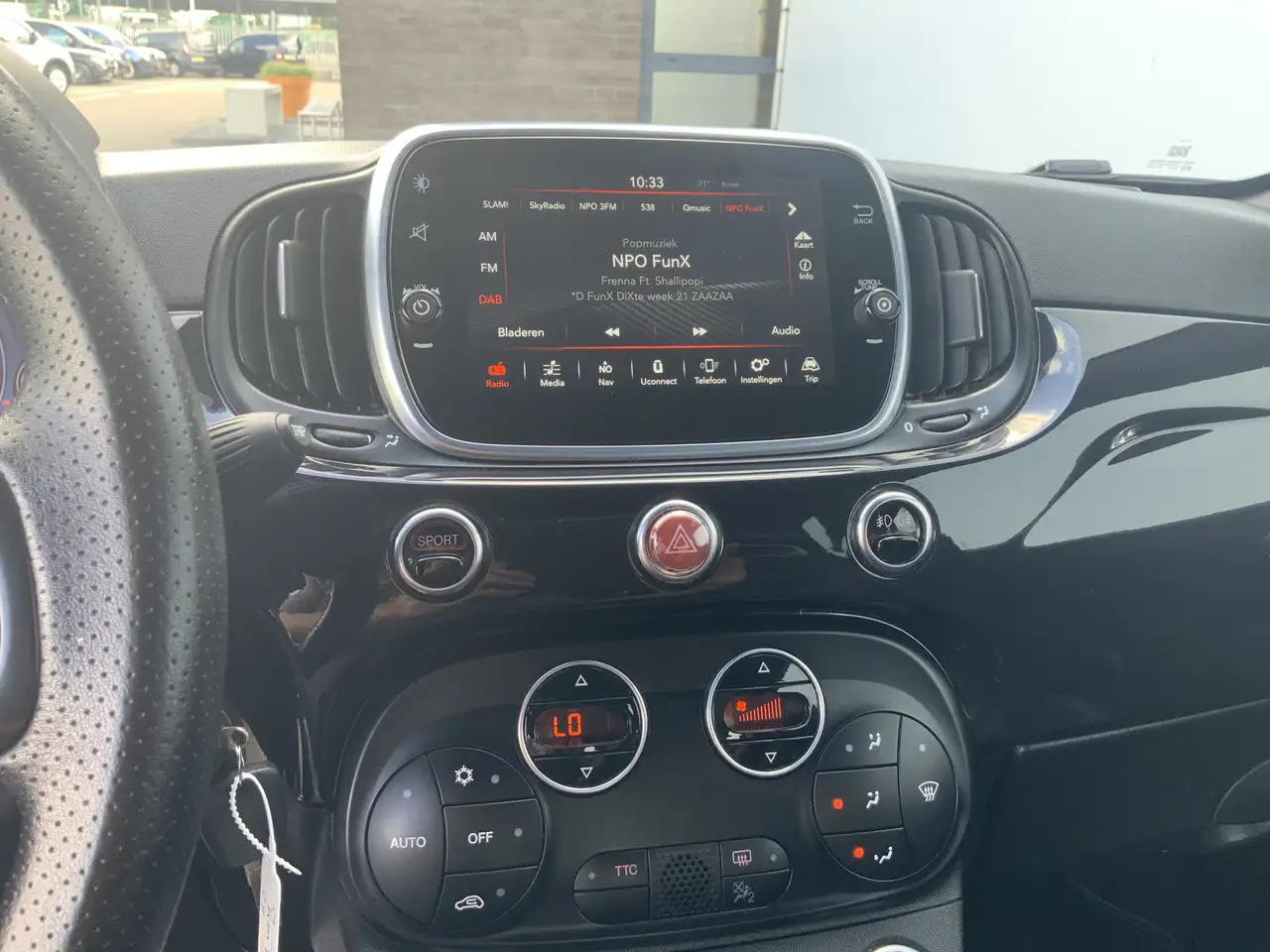 Locação de Fiat 500C Abarth 1.4 T-Jet 595 Automaat Euro 6 Fiat 500C Abarth 1.4 T-Jet 595 Automaat Euro 6: foto 10