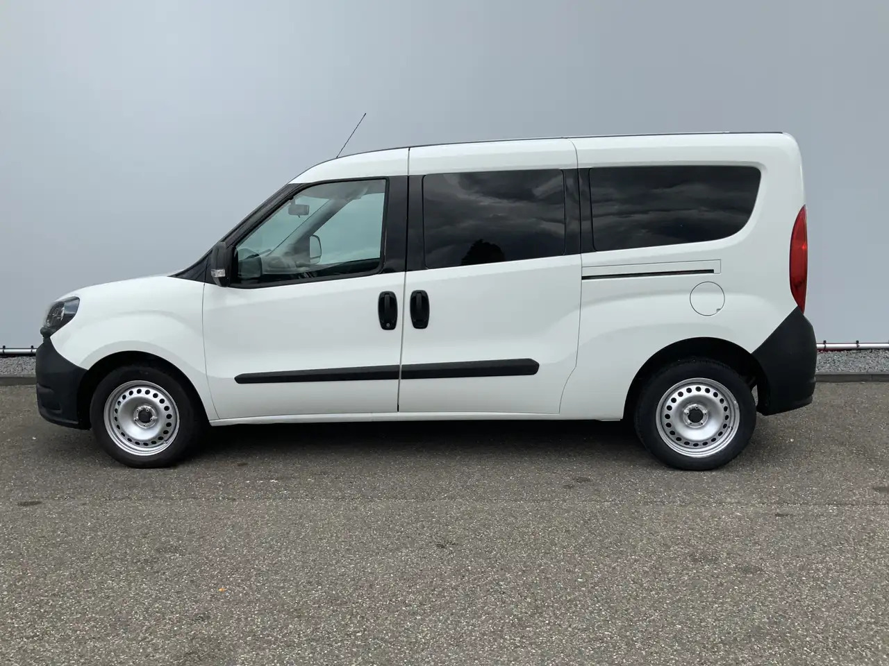 Fiat Doblo Cargo 1.4 L2H1 Maxi Dub Schuifdeuren Euro 6. Benzi - Furgão compacto: foto 3 Fiat Doblo Cargo 1.4 L2H1 Maxi Dub Schuifdeuren Euro 6. Benzi - Furgão compacto: foto 3