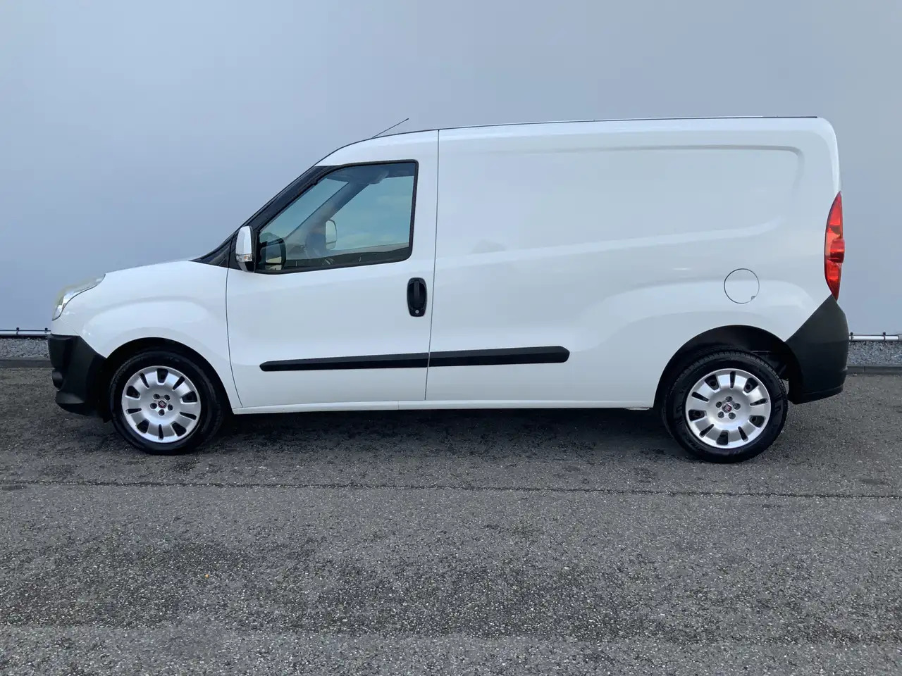 Fiat Doblo Cargo 1.6 MultiJet SX Maxi Airco Trekhaak 1300 kg - Furgão compacto: foto 3 Fiat Doblo Cargo 1.6 MultiJet SX Maxi Airco Trekhaak 1300 kg - Furgão compacto: foto 3