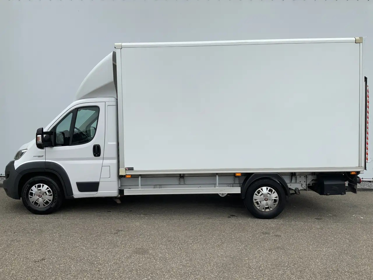 Fiat Ducato 35H 2.3 MultiJet L3H1 Meubelbak & Lift & Zijdeur A - Carrinha de contentor: foto 3 Fiat Ducato 35H 2.3 MultiJet L3H1 Meubelbak & Lift & Zijdeur A - Carrinha de contentor: foto 3