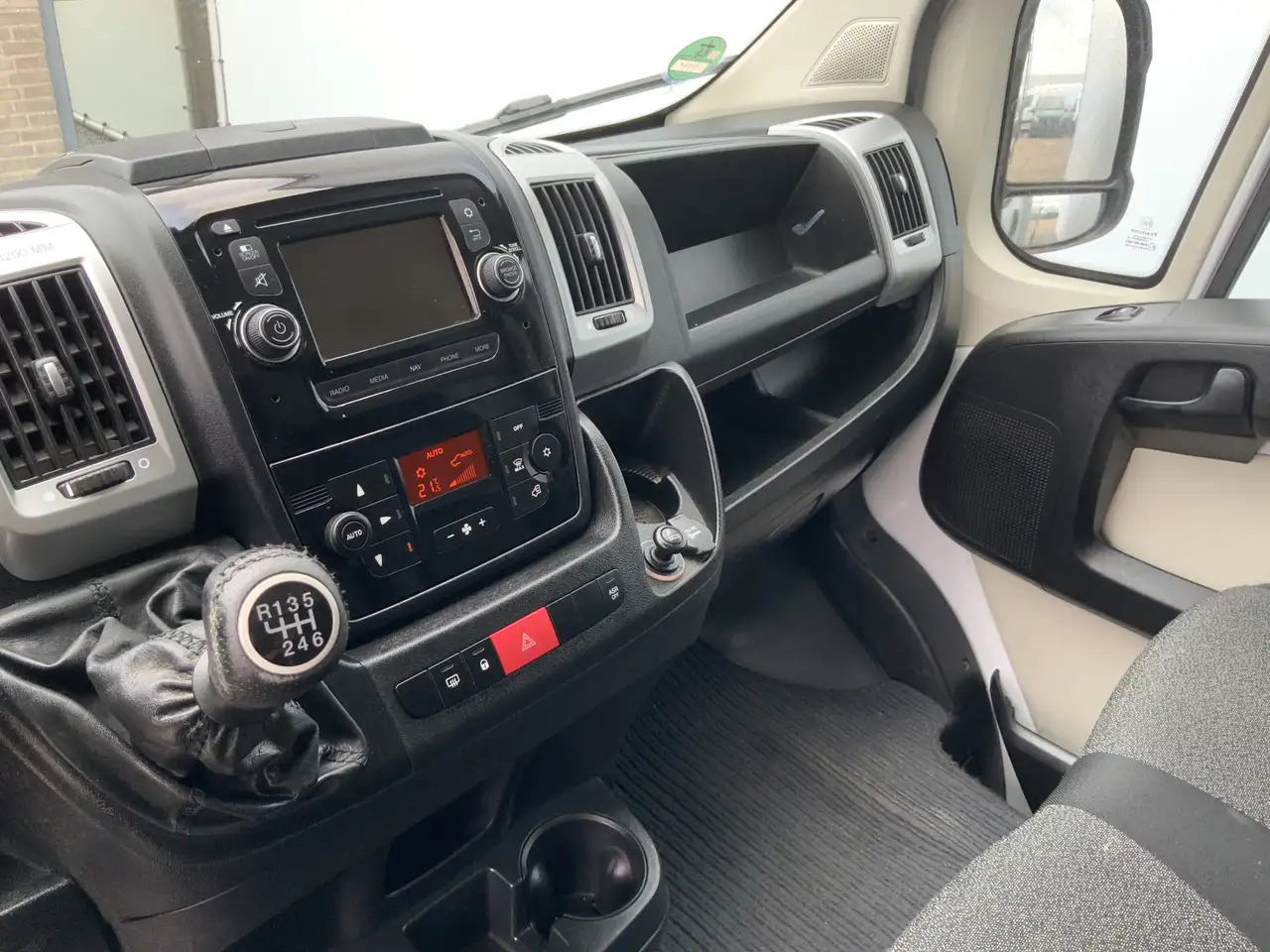 Fiat Ducato 35H 2.3 MultiJet L3H1 Meubelbak & Lift & Zijdeur A - Carrinha de contentor: foto 4 Fiat Ducato 35H 2.3 MultiJet L3H1 Meubelbak & Lift & Zijdeur A - Carrinha de contentor: foto 4