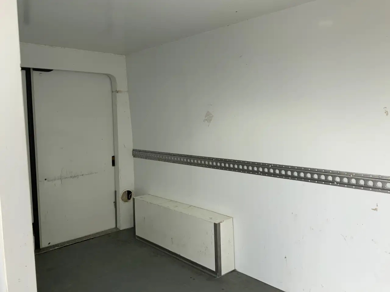 Ford Transit 350 2.0 TDCI L3H2 Trend Koelauto & Vries Automaat - Carrinha frigorífica: foto 5 Ford Transit 350 2.0 TDCI L3H2 Trend Koelauto & Vries Automaat - Carrinha frigorífica: foto 5