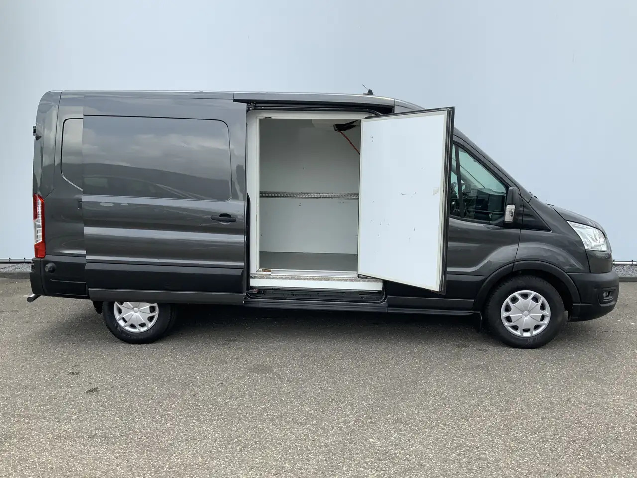Ford Transit 350 2.0 TDCI L3H2 Trend Koelauto & Vries Automaat - Carrinha frigorífica: foto 4 Ford Transit 350 2.0 TDCI L3H2 Trend Koelauto & Vries Automaat - Carrinha frigorífica: foto 4
