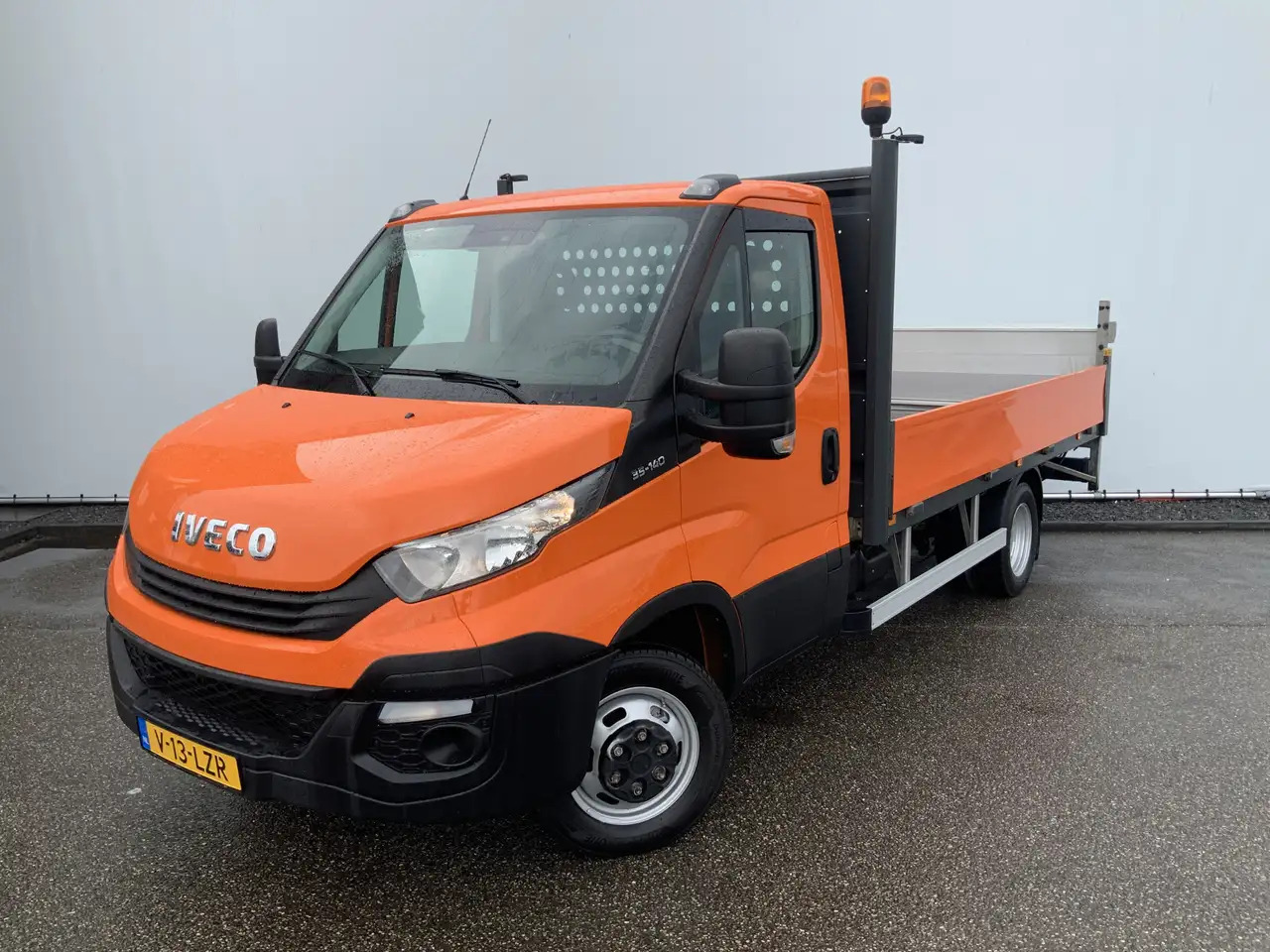 Iveco Daily 35C14 2.3 375 Pick Up & LaadLift Airco Navi Trekha - Furgão caixa aberta: foto 1 Iveco Daily 35C14 2.3 375 Pick Up & LaadLift Airco Navi Trekha - Furgão caixa aberta: foto 1