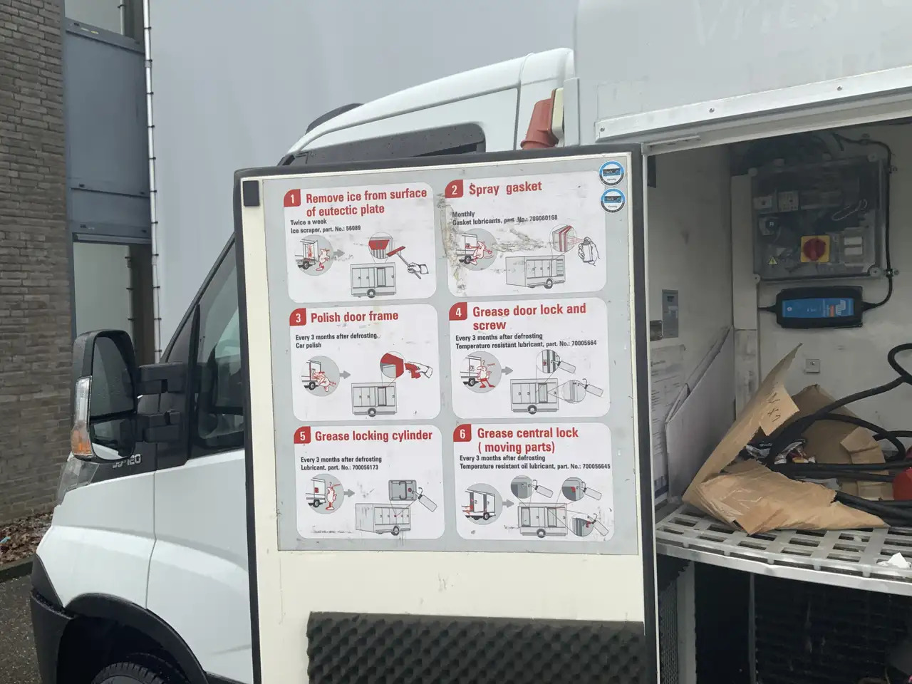 Iveco Daily 35S12 2.3 345 vries Auto 40 gr onder nul. 10 Deure - Carrinha frigorífica: foto 5 Iveco Daily 35S12 2.3 345 vries Auto 40 gr onder nul. 10 Deure - Carrinha frigorífica: foto 5