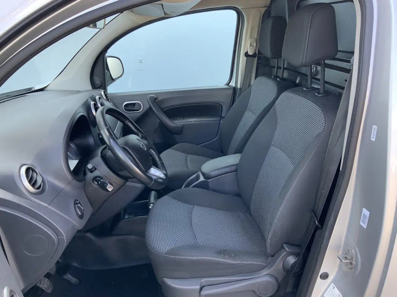 Mercedes-Benz Citan 109 CDI BlueEFFICIENCY Airco Cruise Euro 5 - Furgão compacto: foto 4 Mercedes-Benz Citan 109 CDI BlueEFFICIENCY Airco Cruise Euro 5 - Furgão compacto: foto 4