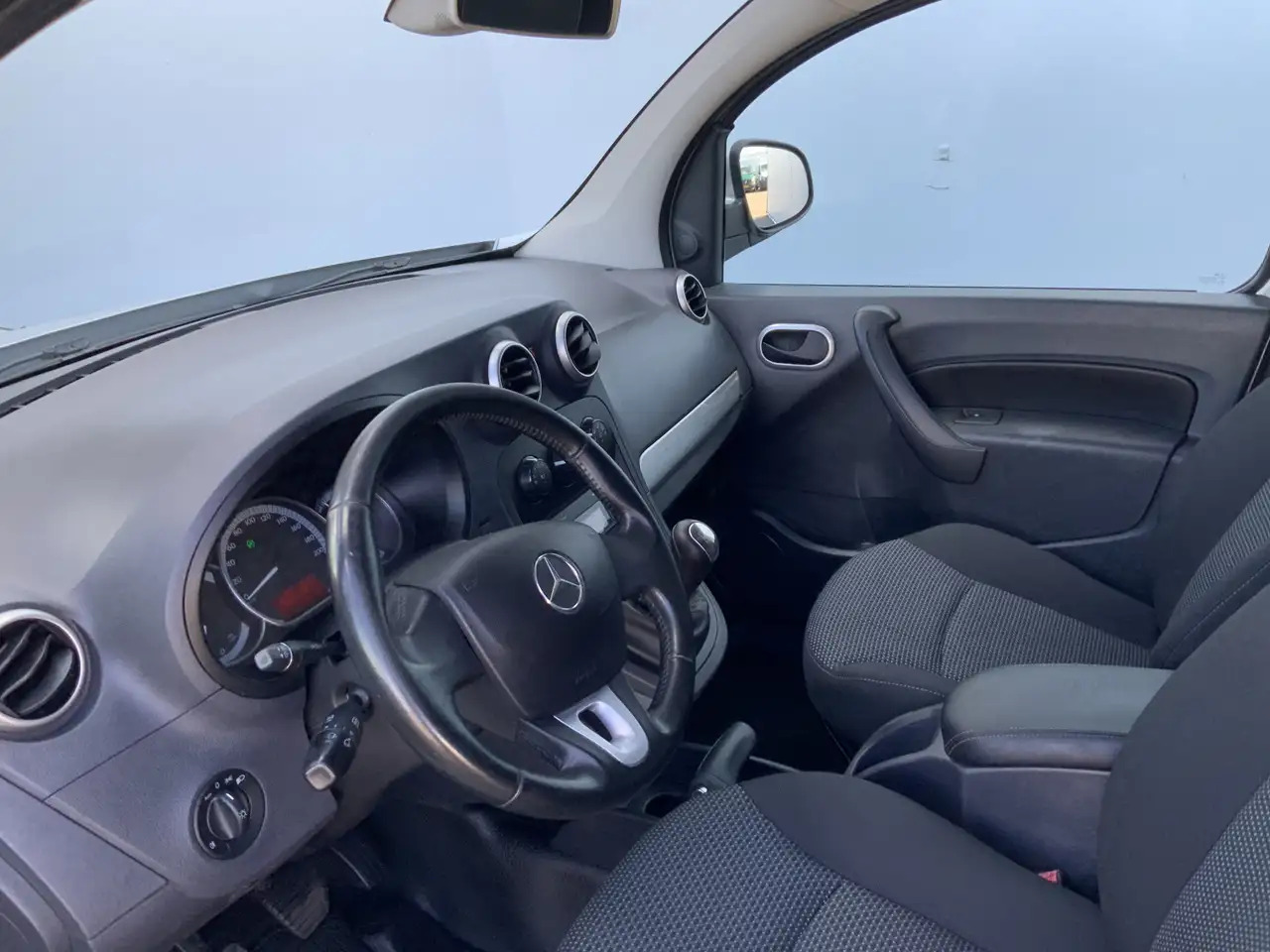 Mercedes-Benz Citan 109 CDI BlueEFFICIENCY Airco Cruise Euro 5 - Furgão compacto: foto 5 Mercedes-Benz Citan 109 CDI BlueEFFICIENCY Airco Cruise Euro 5 - Furgão compacto: foto 5