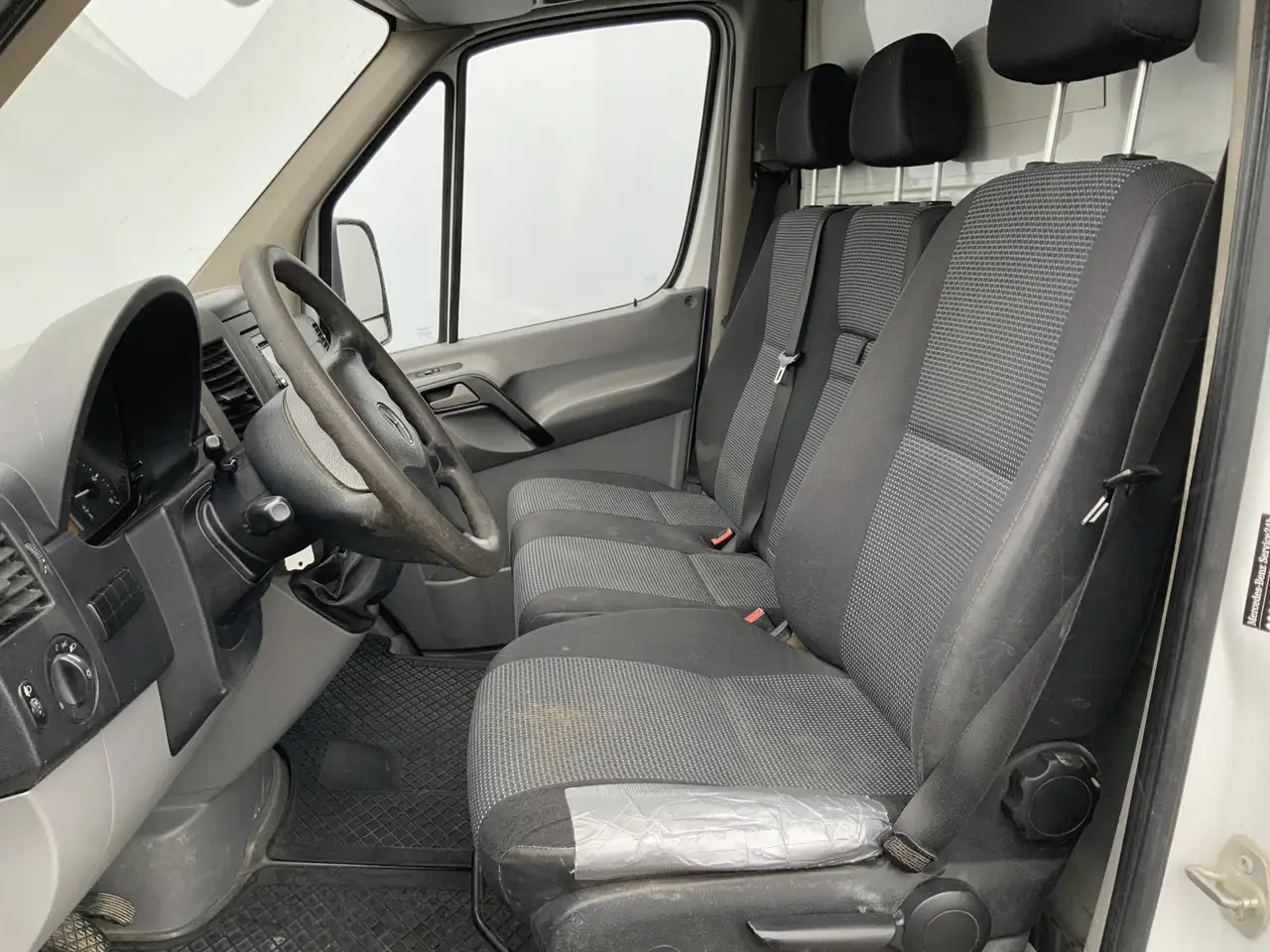 Mercedes-Benz Sprinter 513 2.2 CDI 432 Meubelbak & Deuren 3 Zits Cruise T - Carrinha de contentor: foto 4 Mercedes-Benz Sprinter 513 2.2 CDI 432 Meubelbak & Deuren 3 Zits Cruise T - Carrinha de contentor: foto 4