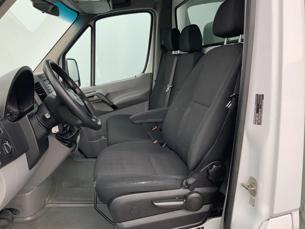 Mercedes-Benz Sprinter 516 2.2 CDI 432 Meubelbak&Deuren &Trap Airco 3 Zit - Carrinha de contentor: foto 4 Mercedes-Benz Sprinter 516 2.2 CDI 432 Meubelbak&Deuren &Trap Airco 3 Zit - Carrinha de contentor: foto 4