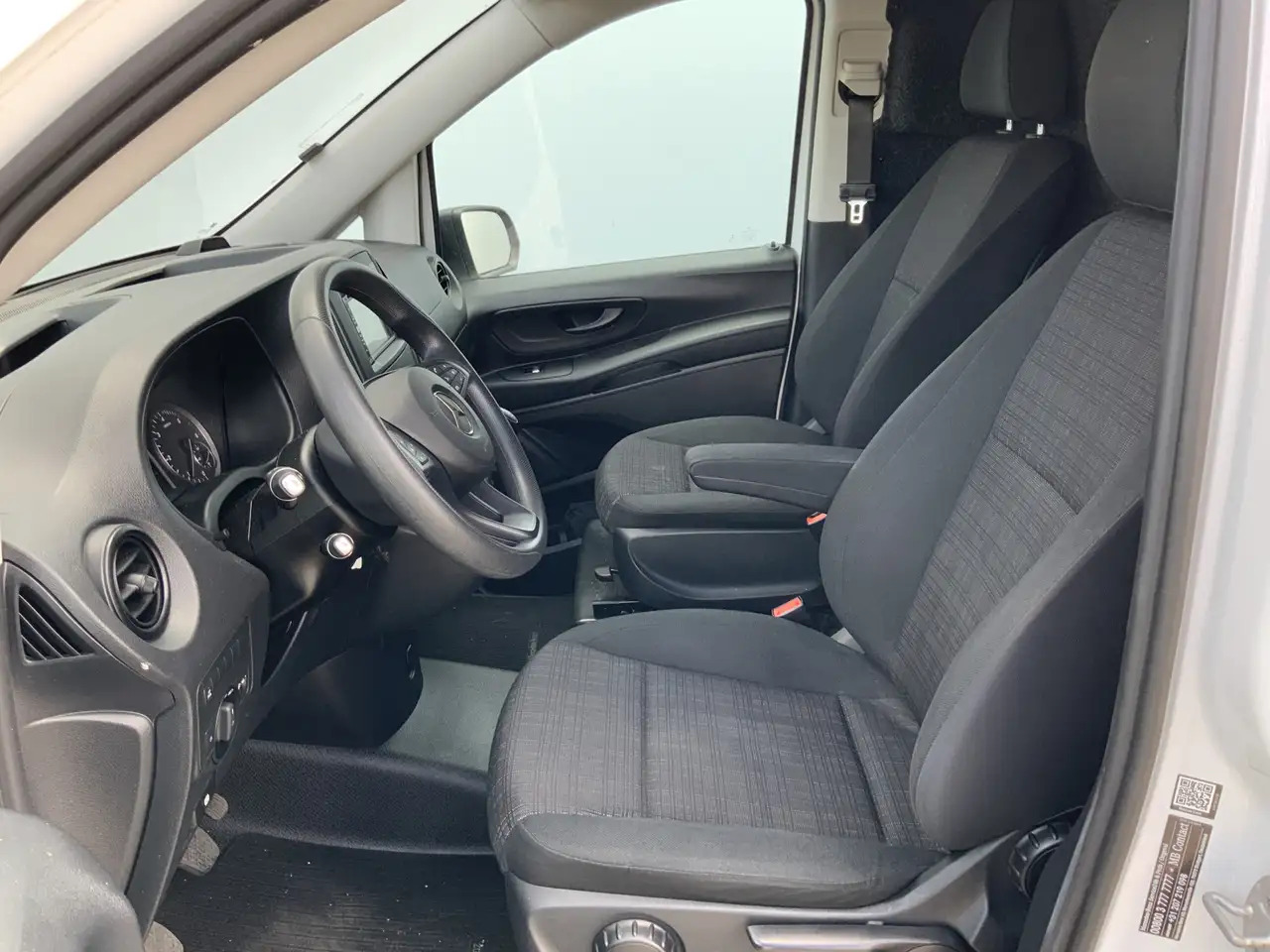 Mercedes-Benz Vito 110 CDI L2 Airco Cruise Navi Scherm Dakrail Euro 6 - Furgão: foto 4 Mercedes-Benz Vito 110 CDI L2 Airco Cruise Navi Scherm Dakrail Euro 6 - Furgão: foto 4