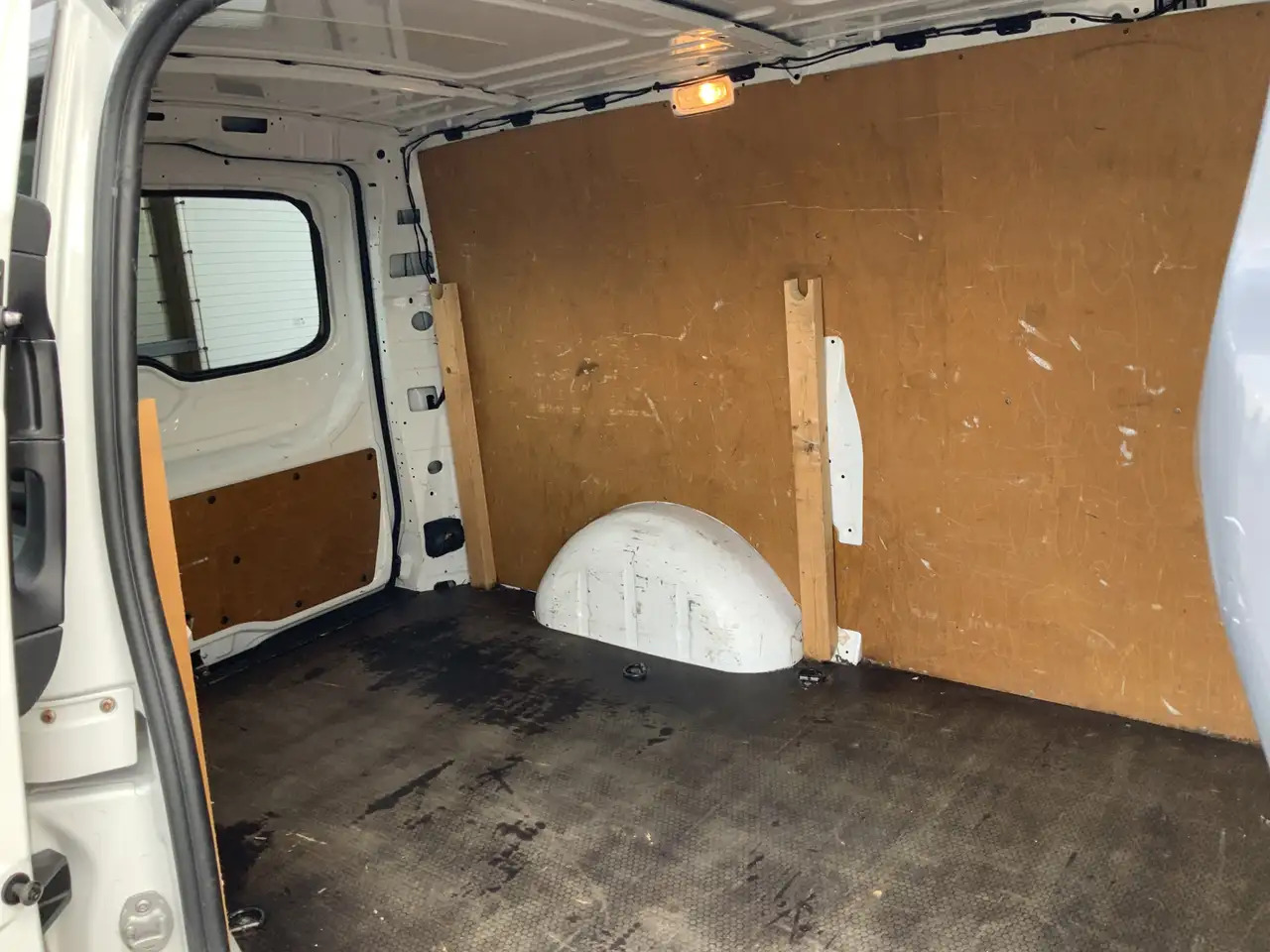 Locação de Mercedes-Benz Vito 111 CDI Functional Airco 3 Zits Side Bar Trekhaak Mercedes-Benz Vito 111 CDI Functional Airco 3 Zits Side Bar Trekhaak: foto 15