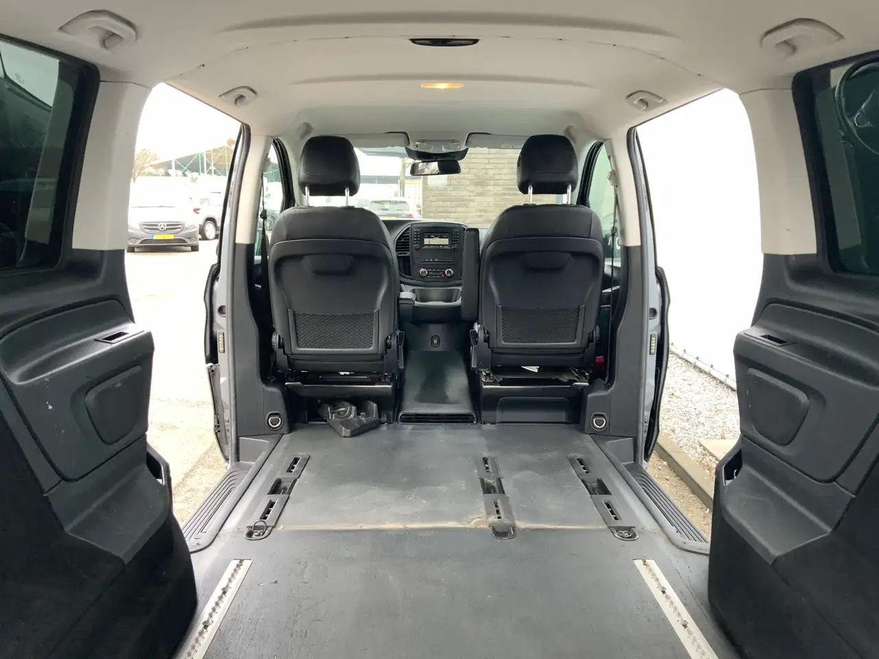 Locação de Mercedes-Benz Vito 116 CDI Lang Automaat Airco Cruise Camera Trekhaak Mercedes-Benz Vito 116 CDI Lang Automaat Airco Cruise Camera Trekhaak: foto 13