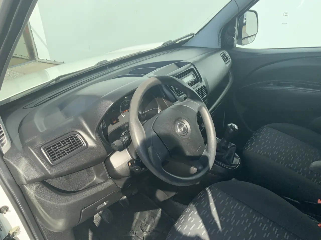 Opel Combo 1.3 CDTi L1H1 EXPORT ecoFLEX Edition Airco Trekhaa - Furgão compacto: foto 5 Opel Combo 1.3 CDTi L1H1 EXPORT ecoFLEX Edition Airco Trekhaa - Furgão compacto: foto 5