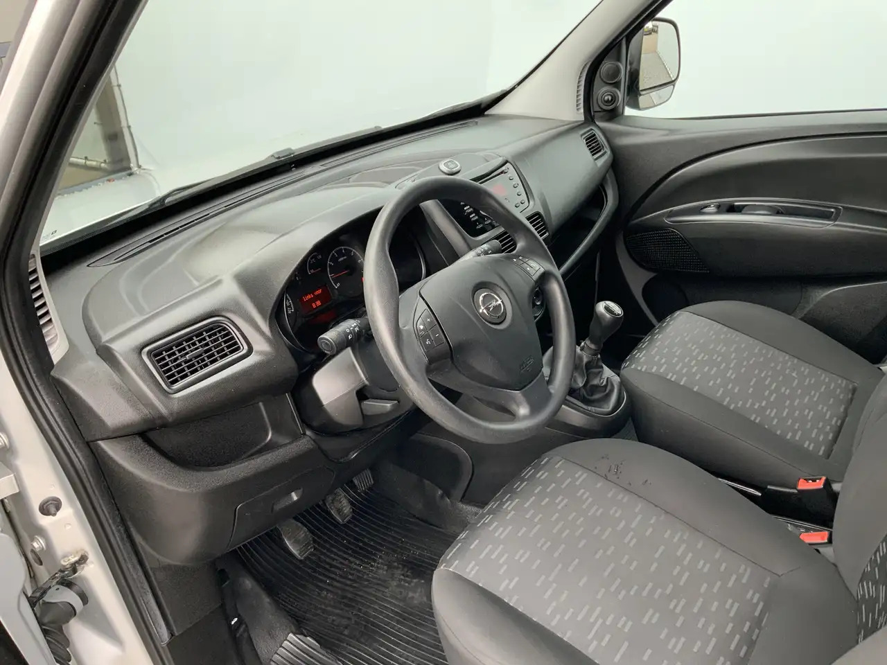 Opel Combo 1.3 CDTi L1H1 Edition Airco Euro 6 - Furgão compacto: foto 5 Opel Combo 1.3 CDTi L1H1 Edition Airco Euro 6 - Furgão compacto: foto 5