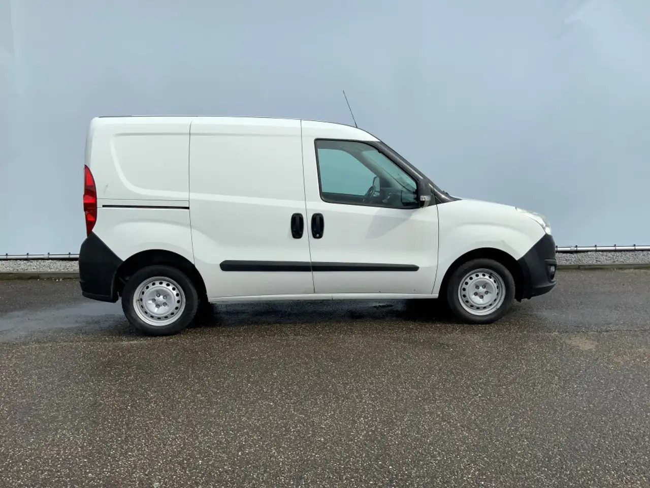 Opel Combo 1.3 CDTi L1H1 ecoFLEX Selection Airco Trekhaak 100 - Furgão compacto: foto 3 Opel Combo 1.3 CDTi L1H1 ecoFLEX Selection Airco Trekhaak 100 - Furgão compacto: foto 3