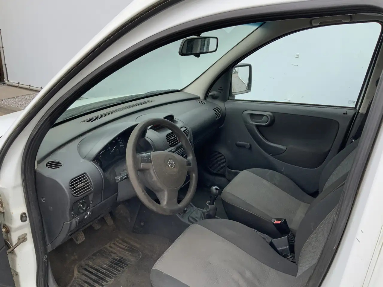 Opel Combo 1.3 CDTi Selection Trekhaak 1000 kg Euro 5 - Furgão compacto: foto 5 Opel Combo 1.3 CDTi Selection Trekhaak 1000 kg Euro 5 - Furgão compacto: foto 5