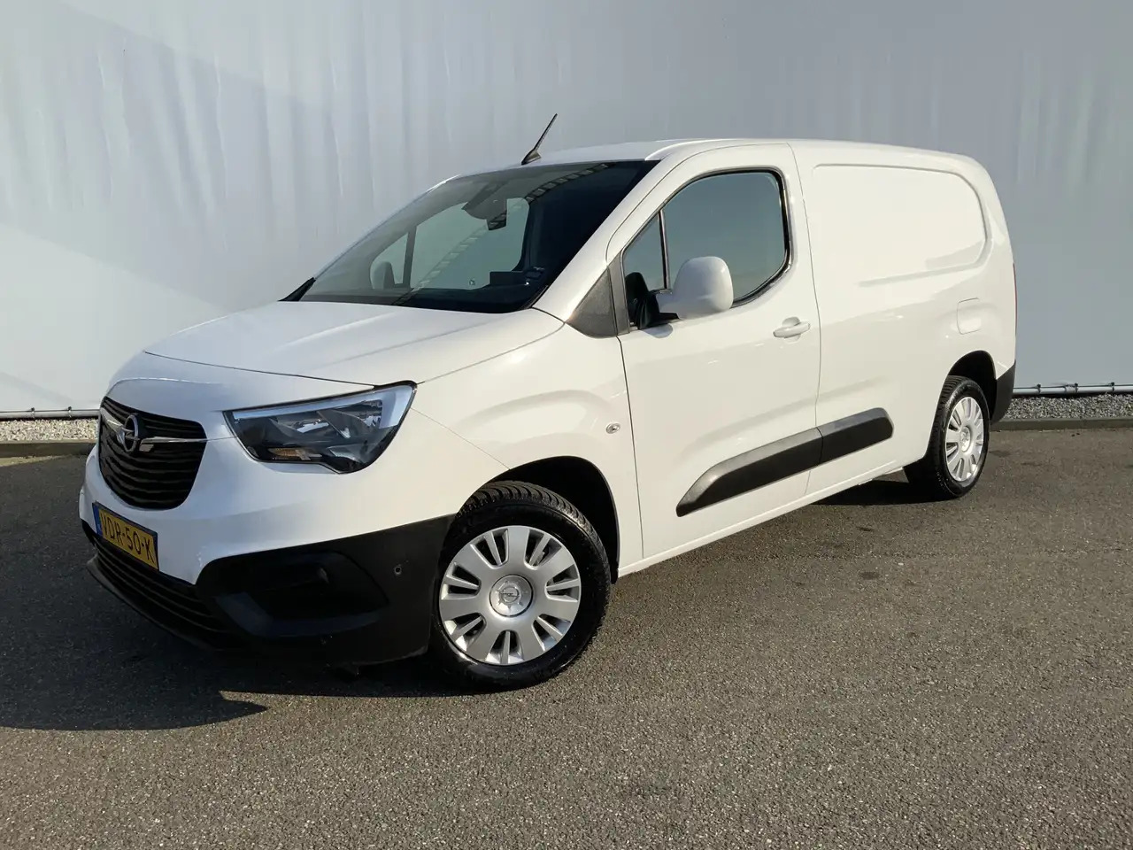 Opel Combo 1.5D L2H1 Edition Automaat Cruise Navi Airco Winte - Furgão compacto: foto 1 Opel Combo 1.5D L2H1 Edition Automaat Cruise Navi Airco Winte - Furgão compacto: foto 1