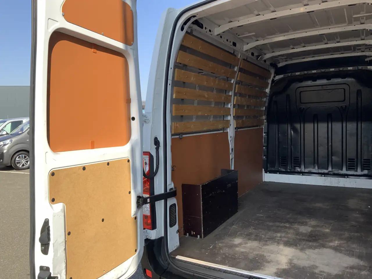 Furgão Renault Master T35 2.3 dCi 135 L2H2 Airco Cruise Navi Side Bar Ca: foto 10