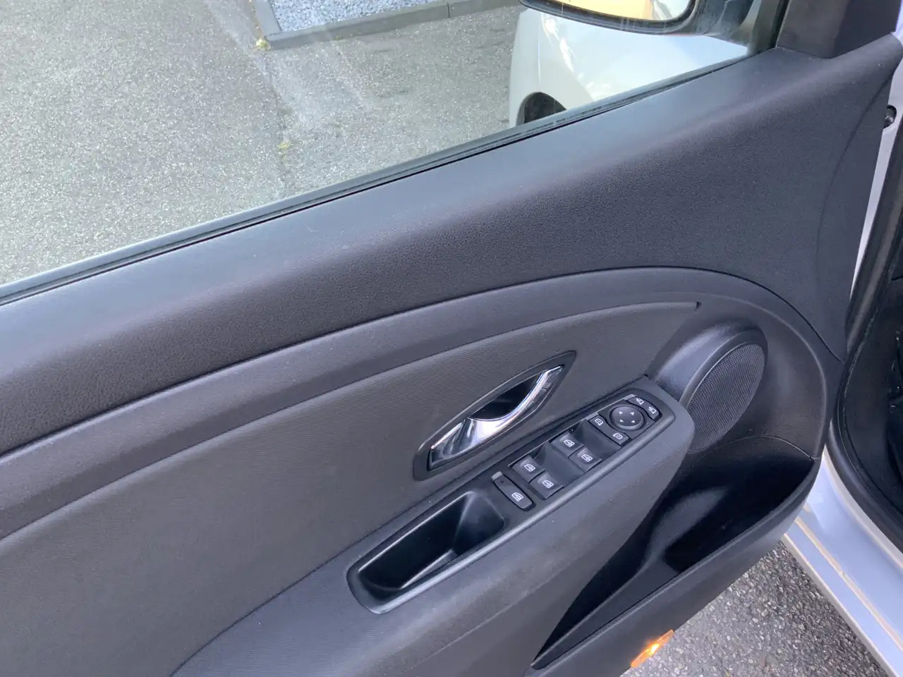 Renault Megane 1.5 dCi Expression Airco Navi Grijs Kenteken Euro - Automóvel: foto 5 Renault Megane 1.5 dCi Expression Airco Navi Grijs Kenteken Euro - Automóvel: foto 5