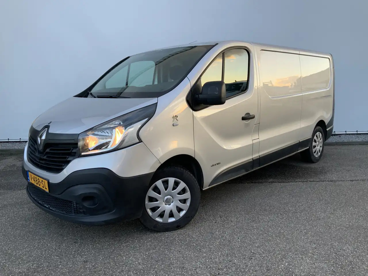 Renault Trafic 1.6 dCi T29 L2H1 Comfort Airco Cruise 3 Zits EXPOR - Furgão: foto 1 Renault Trafic 1.6 dCi T29 L2H1 Comfort Airco Cruise 3 Zits EXPOR - Furgão: foto 1
