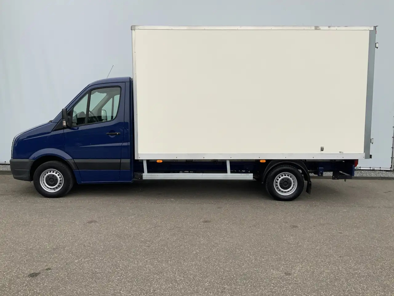 Volkswagen Crafter 32 2.0 TDI L3H2 Meubelbak & Deuren Airco Cruise 3 - Carrinha de contentor: foto 3 Volkswagen Crafter 32 2.0 TDI L3H2 Meubelbak & Deuren Airco Cruise 3 - Carrinha de contentor: foto 3