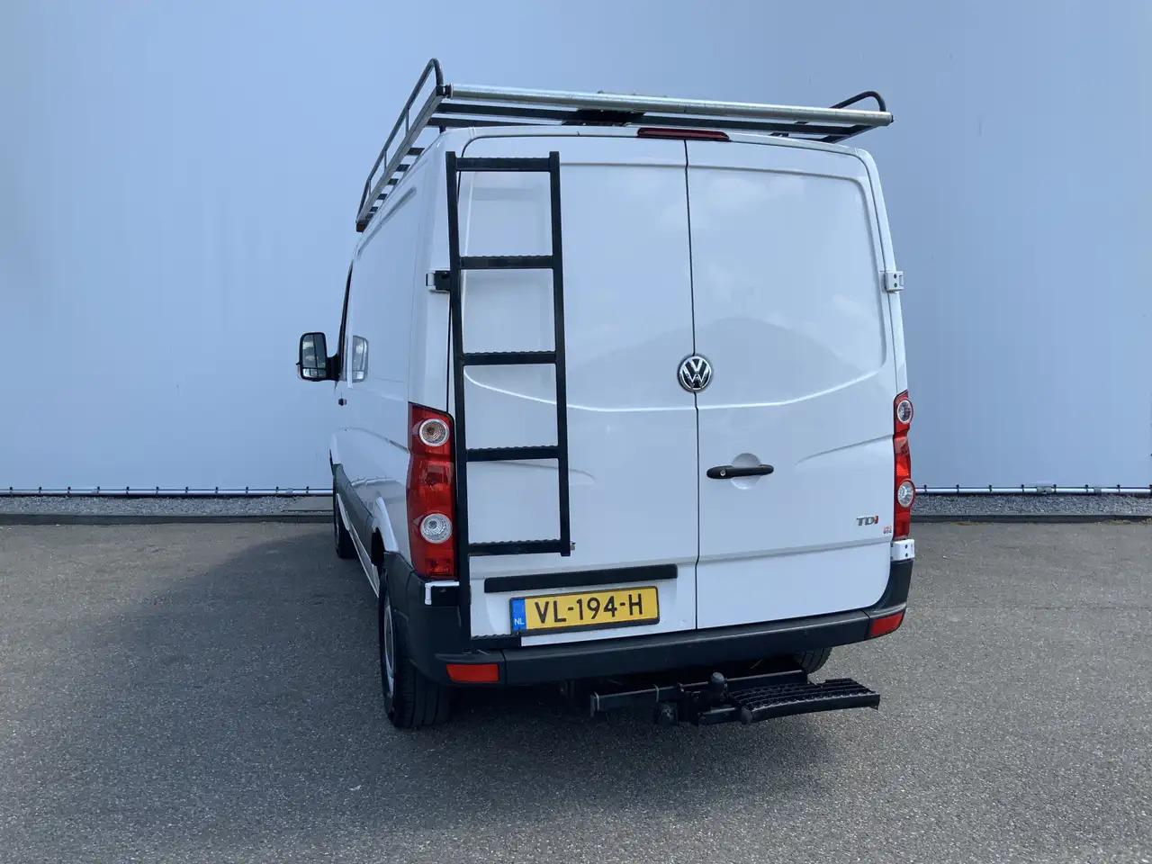 Volkswagen Crafter 35 2.0 TDI L1H1 Airco Cruise 3 Zits Trekhaak 2000 - Furgão: foto 2 Volkswagen Crafter 35 2.0 TDI L1H1 Airco Cruise 3 Zits Trekhaak 2000 - Furgão: foto 2