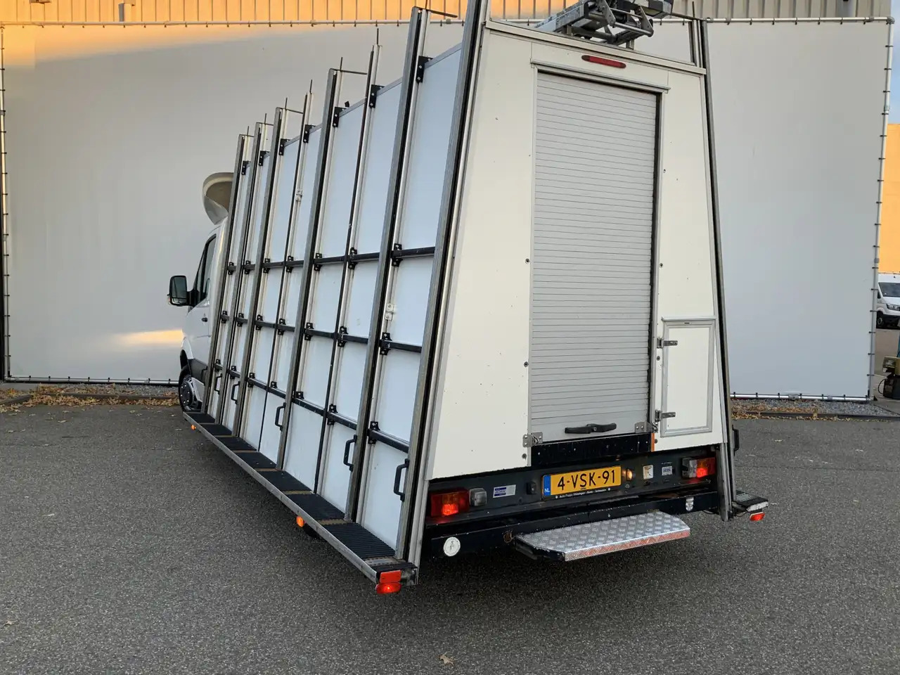 Volkswagen Crafter 35 2.0 TDI L3H1 Glasresteel Airco Cruise 3 Zits UI - Carrinha de contentor, Veículo municipal/ Especial: foto 2 Volkswagen Crafter 35 2.0 TDI L3H1 Glasresteel Airco Cruise 3 Zits UI - Carrinha de contentor, Veículo municipal/ Especial: foto 2