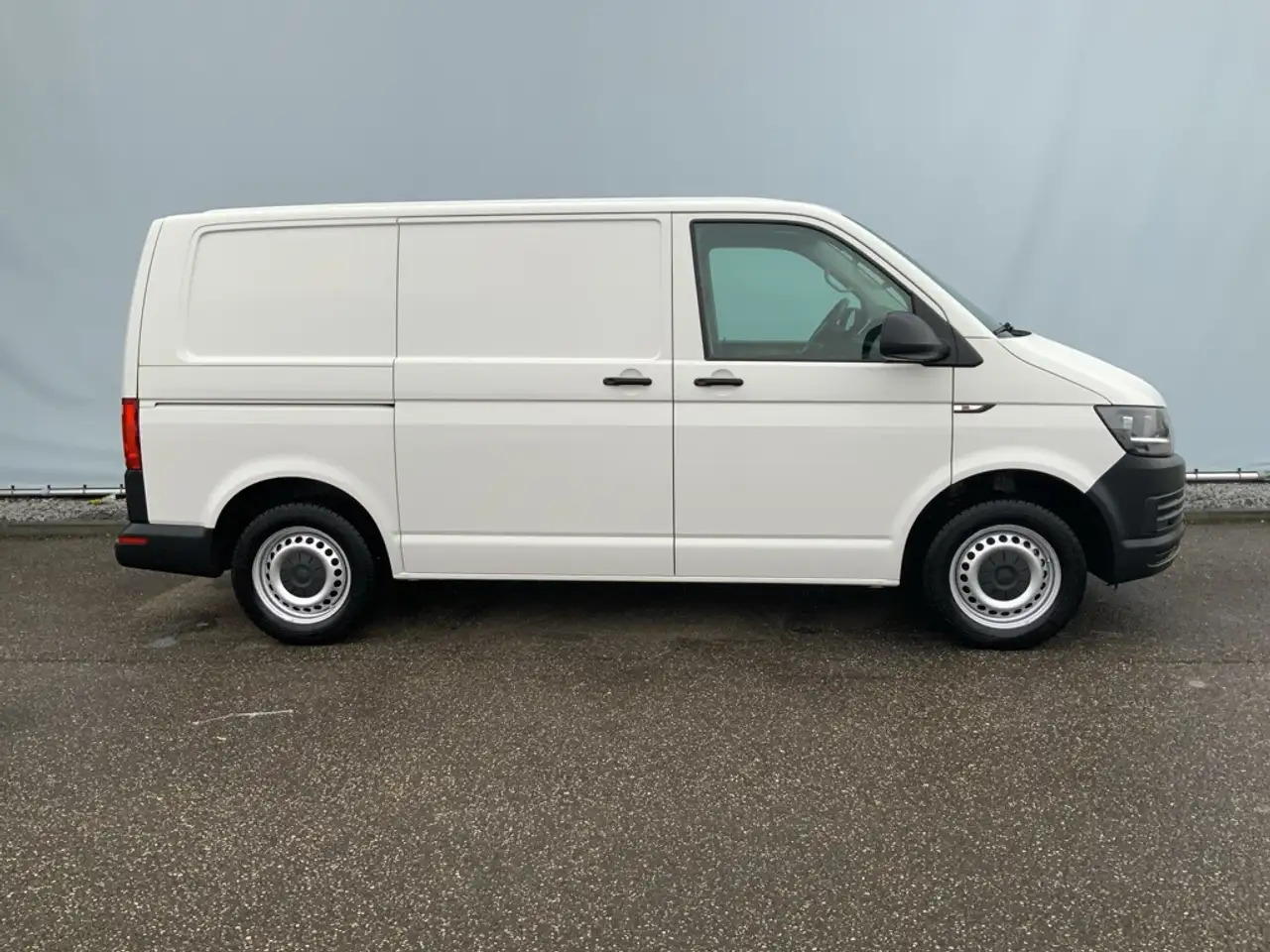 Volkswagen T6 Transporter 2.0 TDI L1H1 Comfortline Airco Navi Trekhaak 2200 - Furgão: foto 4 Volkswagen T6 Transporter 2.0 TDI L1H1 Comfortline Airco Navi Trekhaak 2200 - Furgão: foto 4