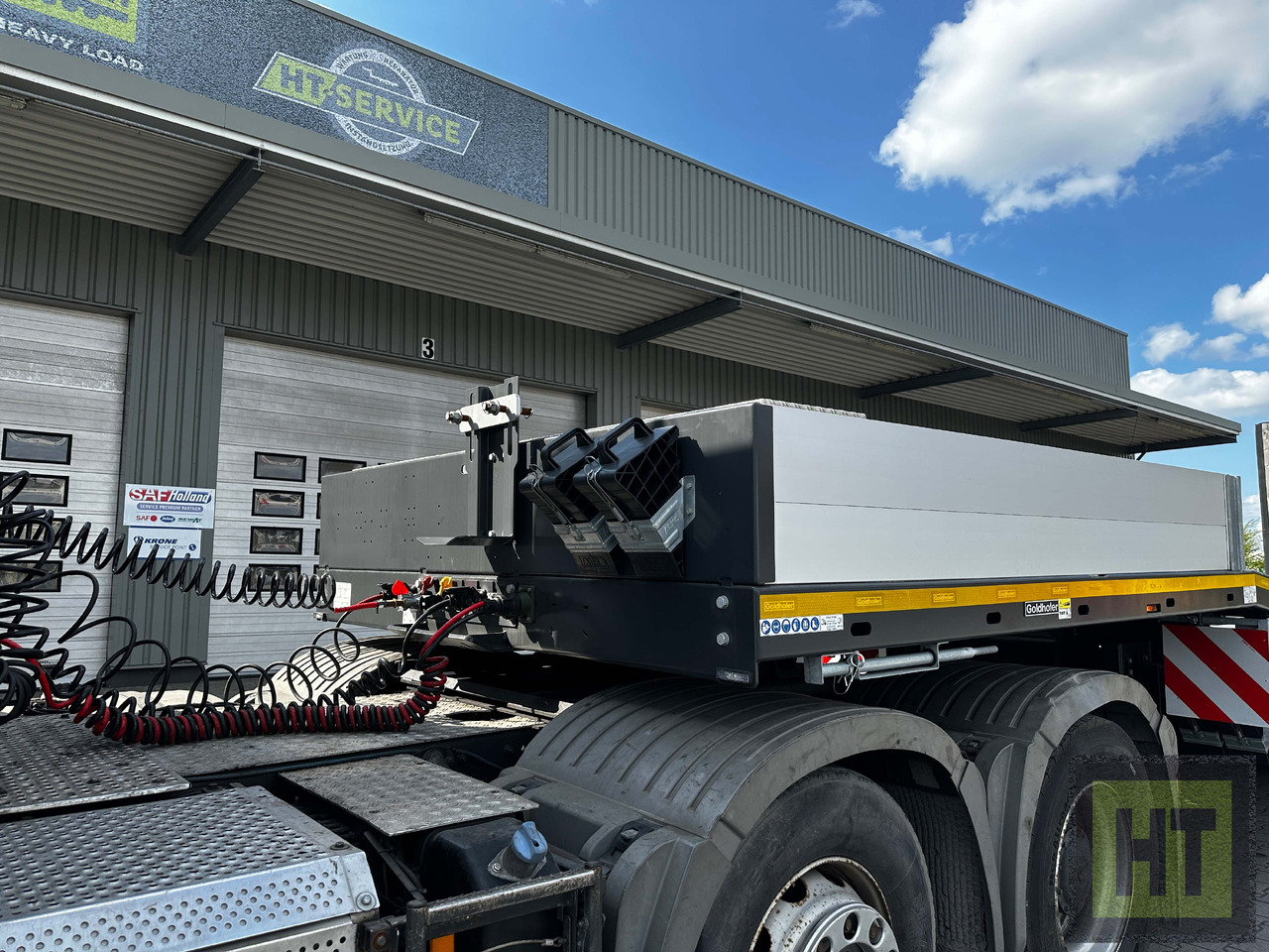 Goldhofer 4-Achs-Tele-Semi mit hydr. Doppelklapprampen - Semireboque baixa: foto 2 Goldhofer 4-Achs-Tele-Semi mit hydr. Doppelklapprampen - Semireboque baixa: foto 2