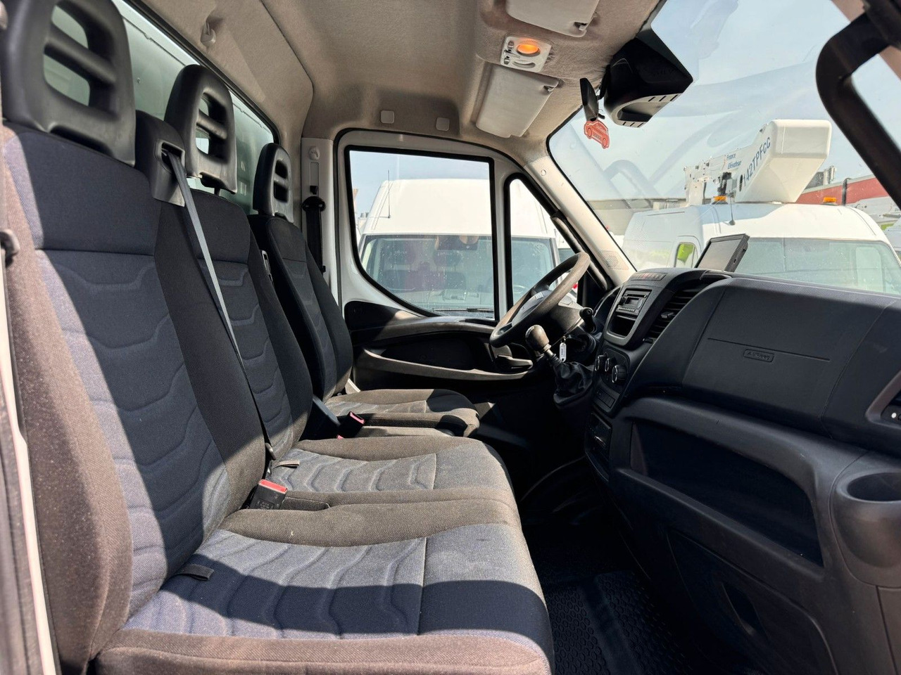 Furgão basculante Iveco 70C18 Kipper 3625 kg Nutzlast! Klima EURO 6C: foto 14