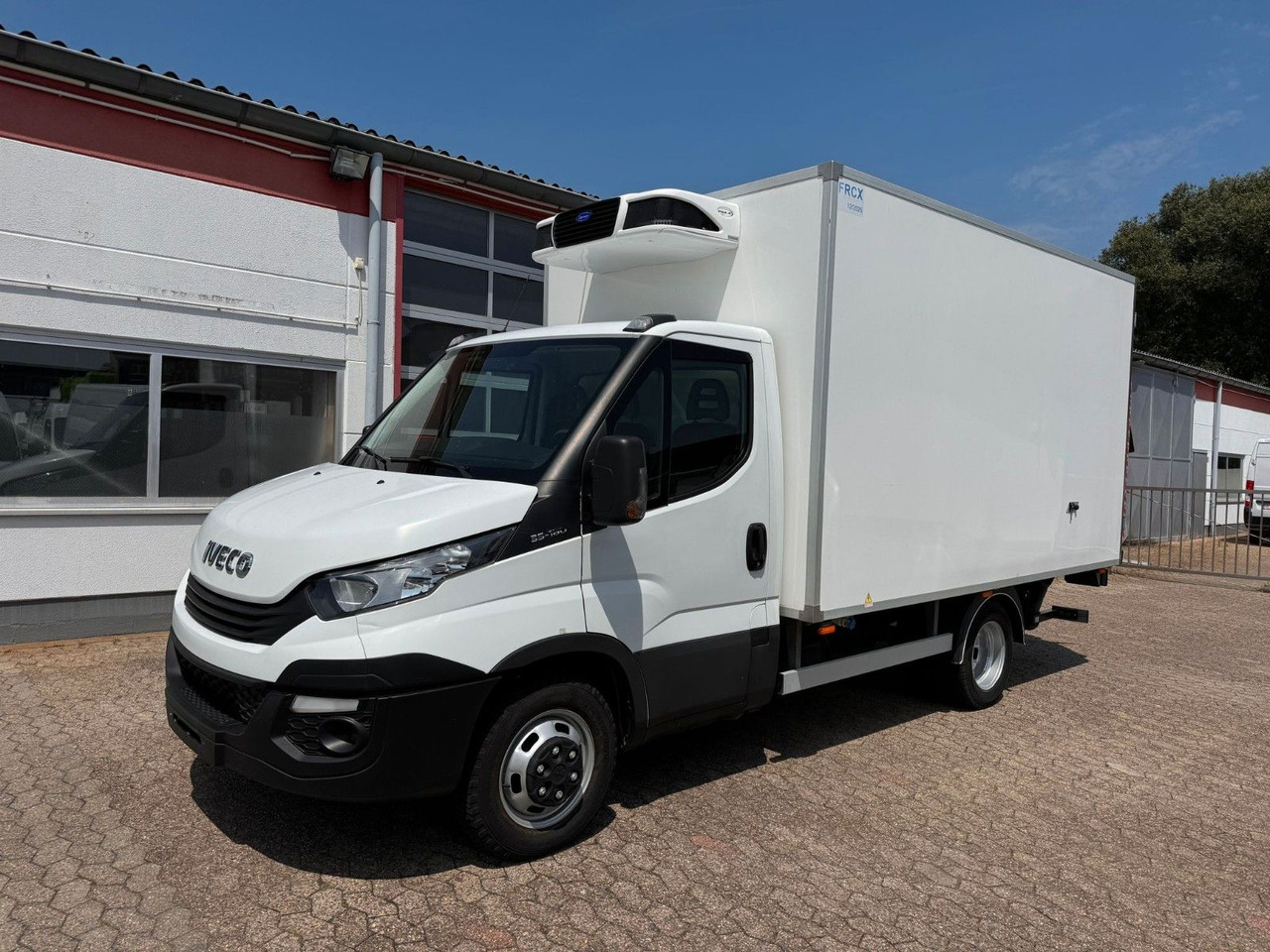 Iveco Daily 35C16 Tiefkühlkoffer Carrier Pulsor350 LWB - Carrinha frigorífica: foto 1 Iveco Daily 35C16 Tiefkühlkoffer Carrier Pulsor350 LWB - Carrinha frigorífica: foto 1