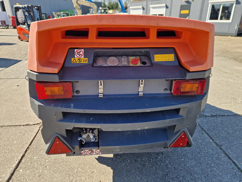 Atlas-Copco XAS57 in zeer nette staat - Compressor de ar: foto 5 Atlas-Copco XAS57 in zeer nette staat - Compressor de ar: foto 5