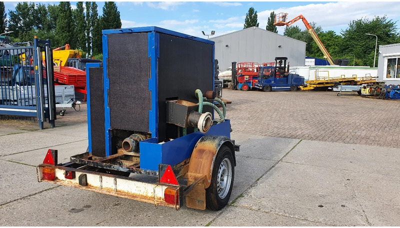 Diversen vuilwaterpomp met Petter motor - Bomba de água: foto 1 Diversen vuilwaterpomp met Petter motor - Bomba de água: foto 1